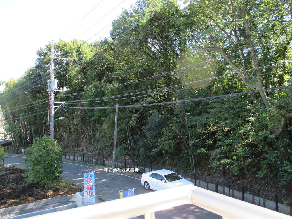 View photos from the dwelling unit. View from the site (October 2013) Shooting