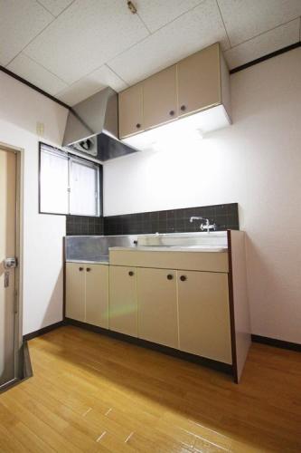 Entrance.  ※ Another room is taken between similar