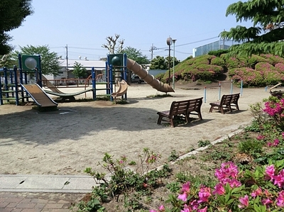 park. 100m until Kamiaoki northwest park (park)