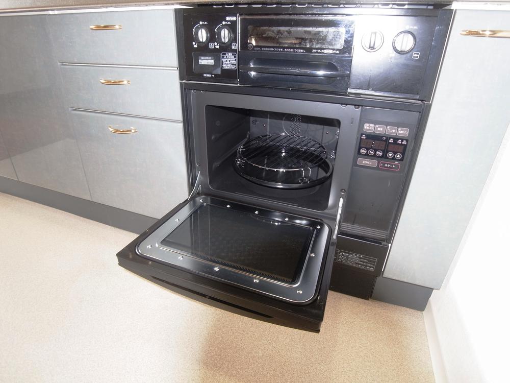 Kitchen. Microwave Oven