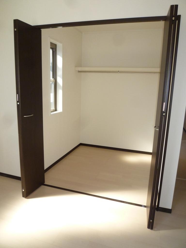 Receipt.  [Our construction cases] Breathable There is a window, Walk-in closet