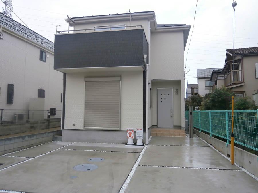 Local photos, including front road. Was building completed. Such as the actual image from per yang, We have to wait all the time so you can see directly. 