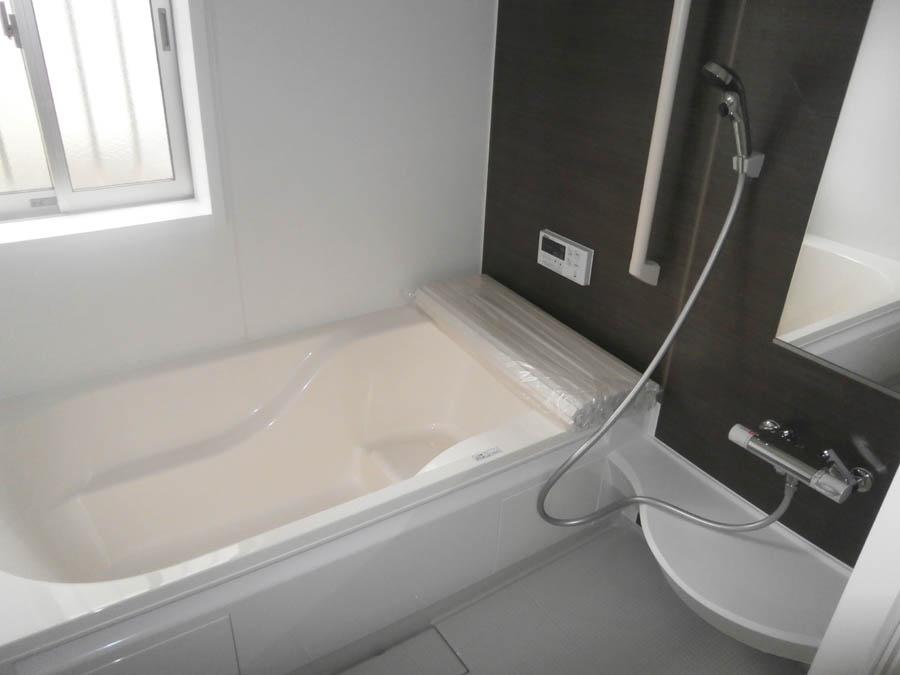 Bathroom. anytime, anywhere. To have received your contact can guide you ready within 30 minutes, We are ready at all times