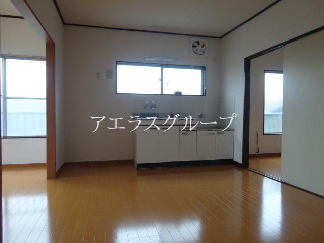 Living and room. Large living that can be gatherings in your family