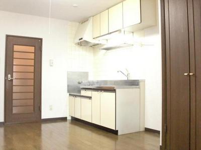 Living and room. Spacious kitchen