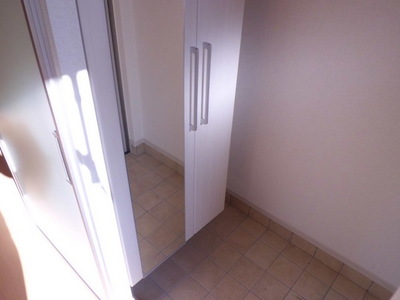 Entrance. Entrance (complete image)