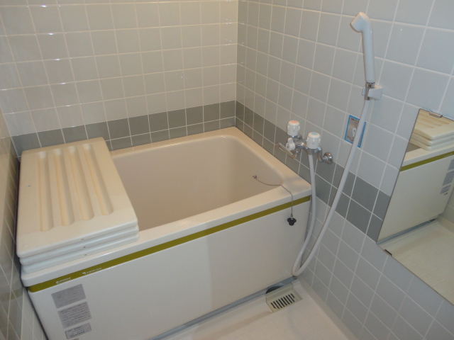 Bath. Please heal the fatigue of the day