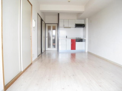 Living and room. Spacious living room