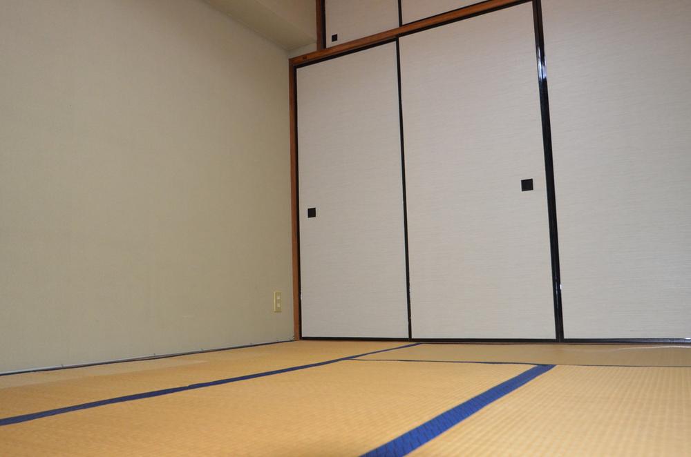 Non-living room. wide, Is beautiful!