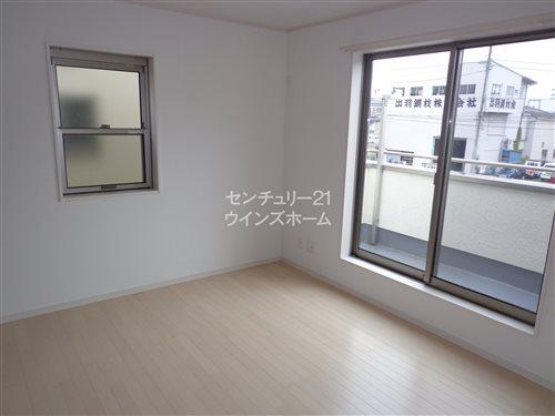 Other introspection. Second floor 7 Pledge Western-style