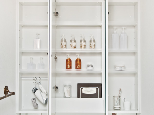 Bathing-wash room.  [Three sides Sakaiura storage] The back of the three-sided mirror, Such as toothbrushes and cosmetics has become the storage that can clean and organize.