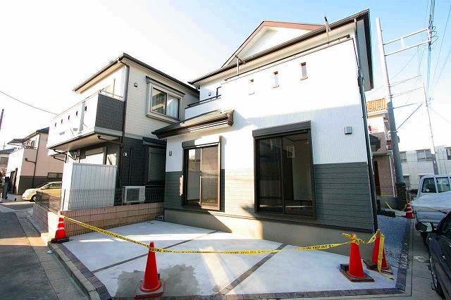 Building plan example (exterior photos). Building plan example Building price 14.8 million yen, Building area 98 sq m