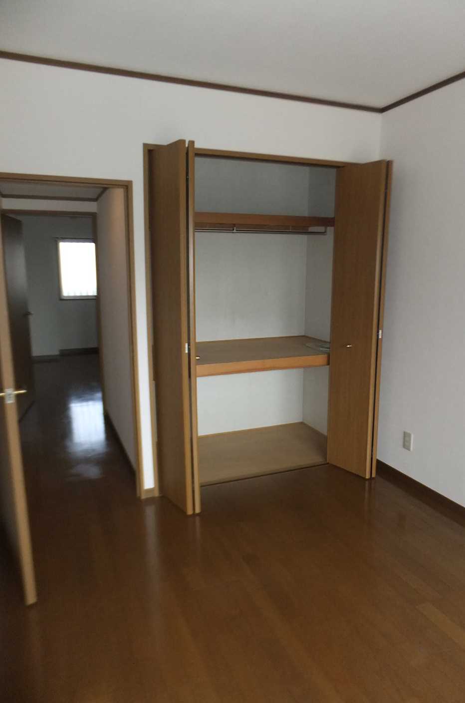 Receipt. Each room, With storage