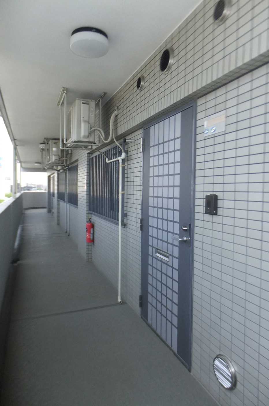Other common areas. Entrance before Also Ario Kawaguchi looks in front of the eye