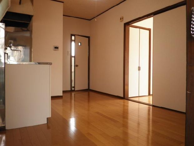 Living and room. Separate reference is a picture