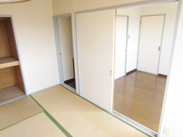Living and room. Popular Japanese and Western room