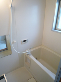Bath. With reheating function ・ Yes window