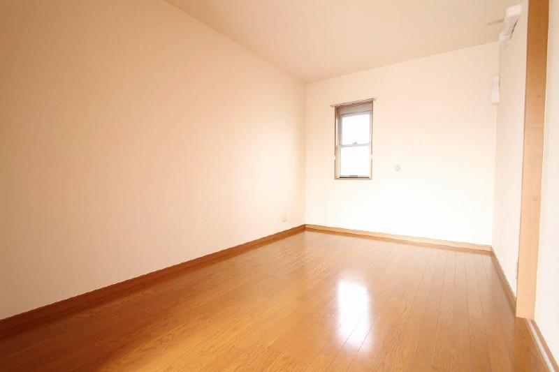 Other room space. Perfect for the room as a bedroom Air conditioning installation is also possible