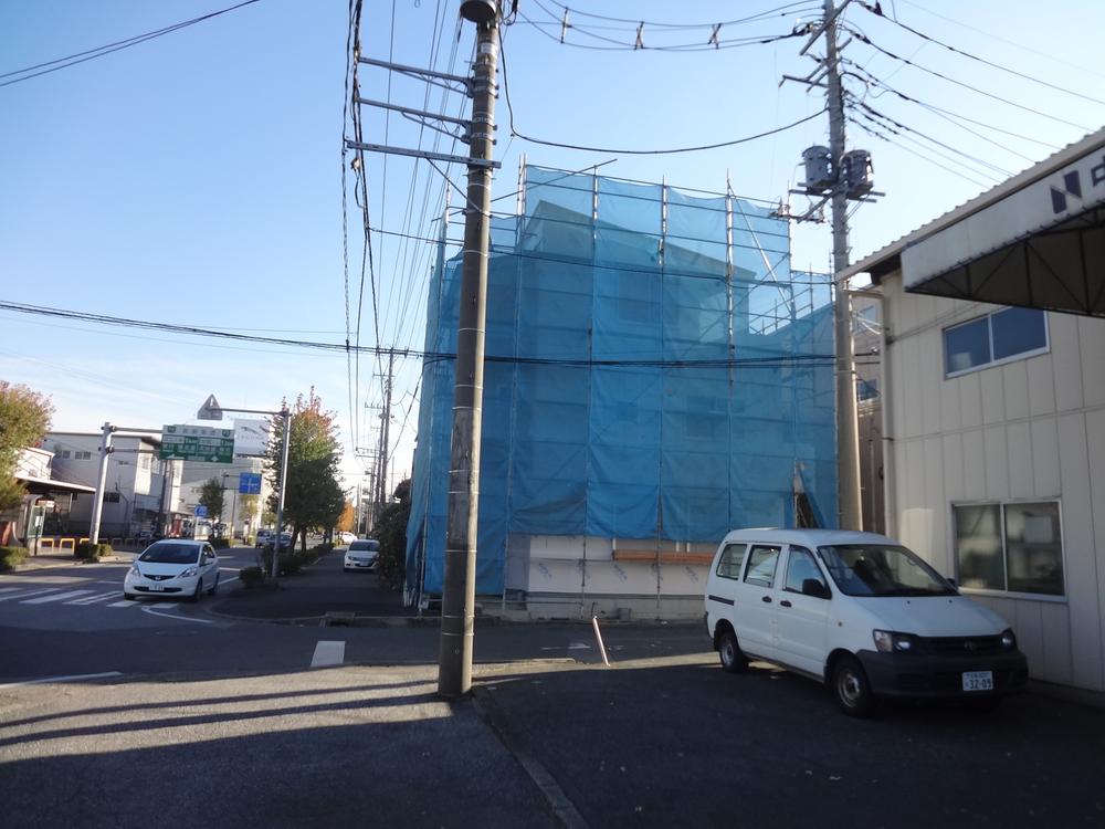 Local appearance photo. Local (12 May 2013) Shooting