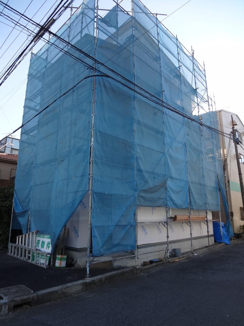 Local appearance photo. Local (12 May 2013) Shooting