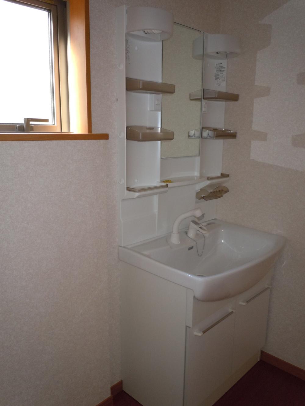 Wash basin, toilet. Indoor (September 2013) Shooting