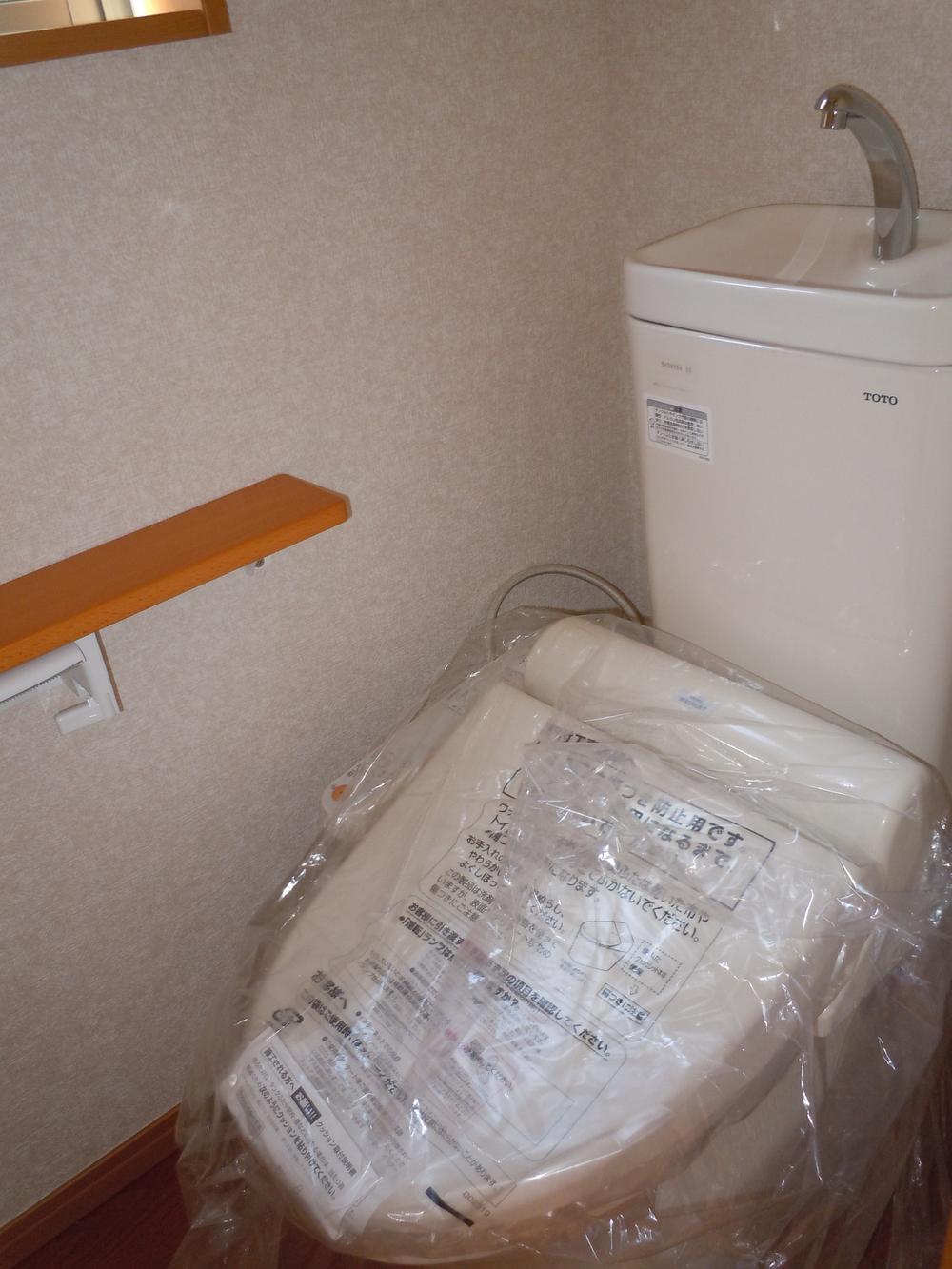 Toilet. Indoor (September 2013) Shooting