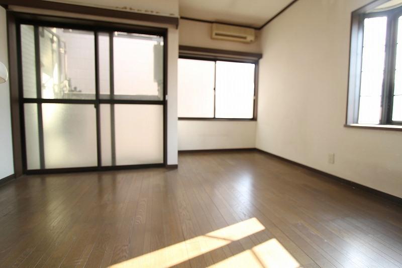 Other room space. Can you move in your burden of previous rent and brokerage fees