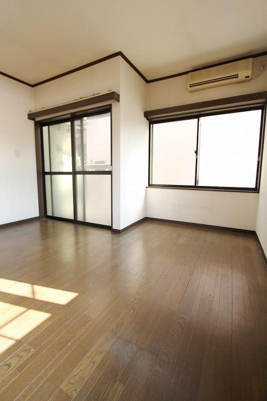 Other room space. Location of Hatogaya Station 9 minute walk of Nanboku direct