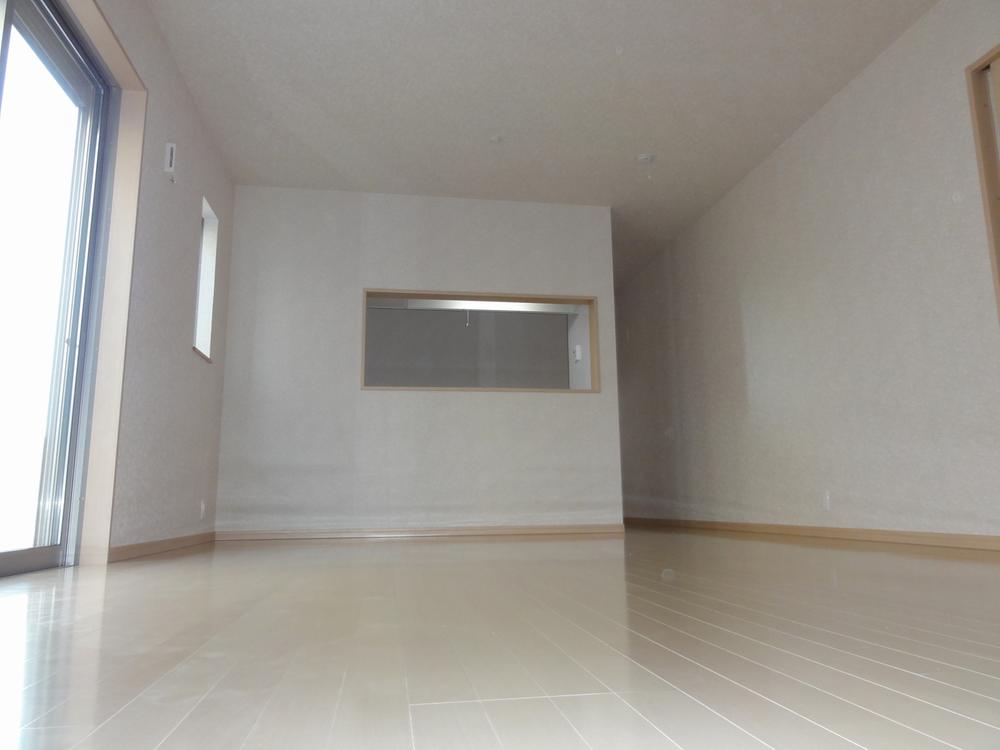 Living. Indoor (11 May 2013) Shooting South-facing bright LDK leisurely 16 Pledge