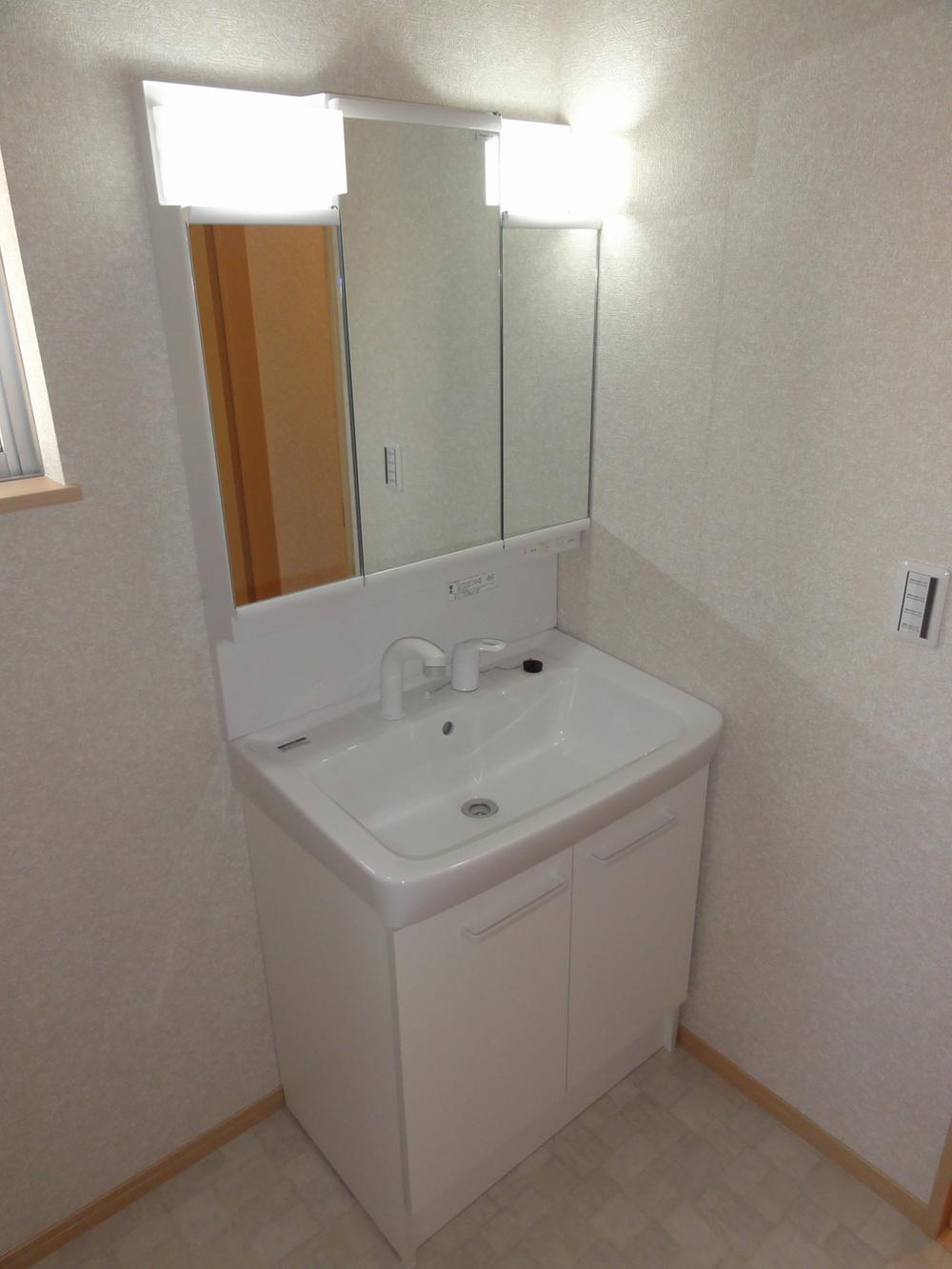 Wash basin, toilet. Indoor (11 May 2013) Shooting Shampoo dresser