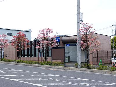 station. About 2.4 kilometers from the Saitama high-speed rail "Araijuku" station