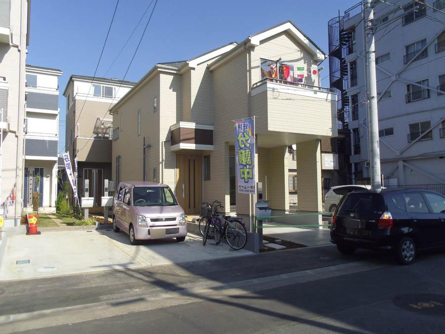 Local photos, including front road. Was building completed. Such as the actual image from per yang, We have to wait all the time so you can see directly. 