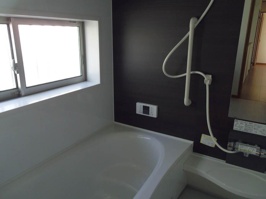 Bathroom. anytime, anywhere. To have received your contact can guide you ready within 30 minutes, We are ready at all times