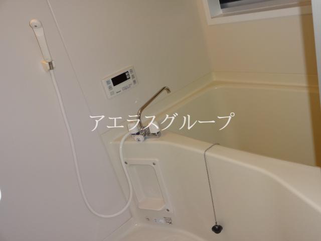 Bath. Please heal the fatigue of the day with a Reheating function of the bath