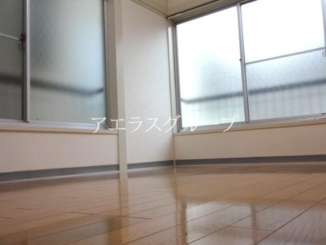 Living and room. Bright housing marked with flooring of the room