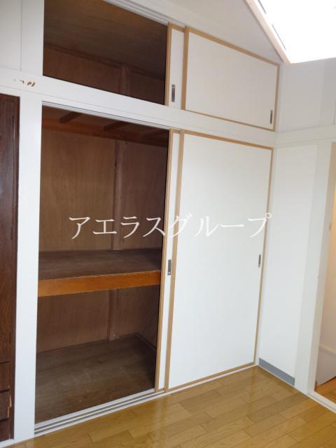 Receipt. You can use a wide room with abundant storage