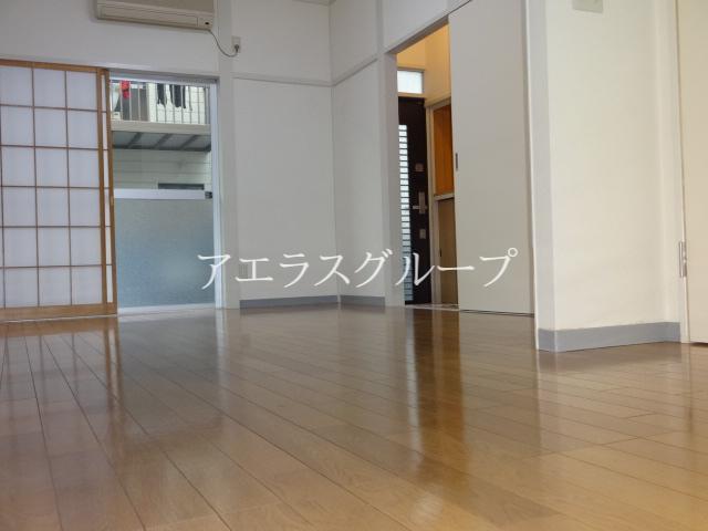 Living and room. Spacious living to enjoy a meal in the family.