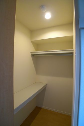 Receipt. Walk-in closet