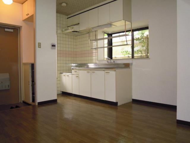 Entrance. You can have windows ventilation in the kitchen.