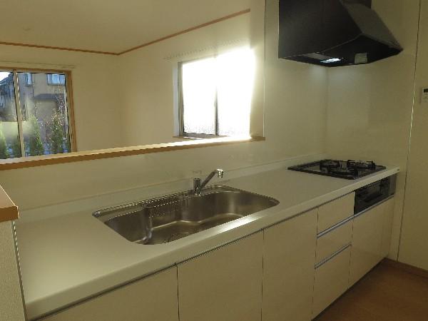 Kitchen. A feeling of opening an open type of counter kitchen