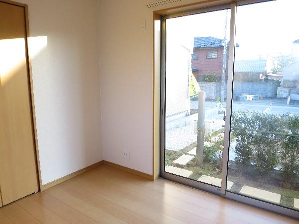 Non-living room. First floor living room is Ya child's play room, Also, such as your family everyone reading space ・ ・ ・ .