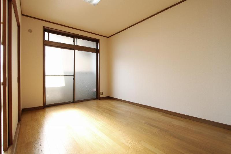 Living and room. Pets also frog 3DK Rents kept eyes