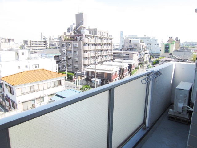 Balcony. Per yang, Good view.