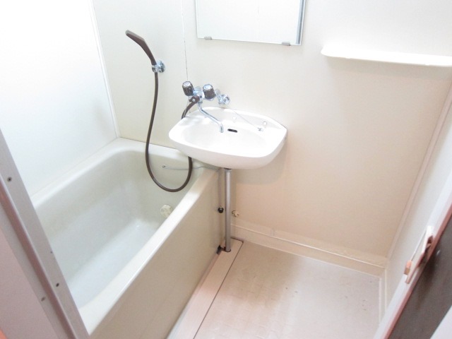 Bath. Add cook possible Bathing.