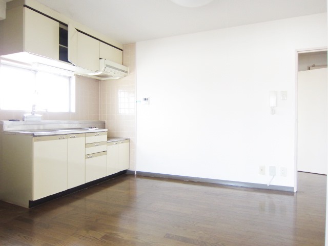 Living and room. Spacious With by connecting with Western-style.