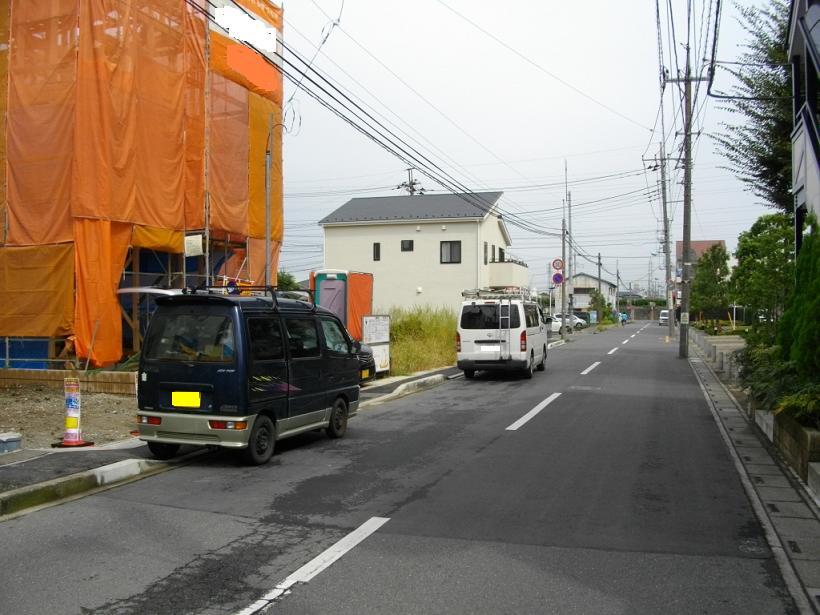 Local photos, including front road. Local (10 May 2013) Shooting