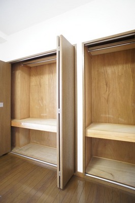 Receipt. Western-style 5.75 Pledge of closet