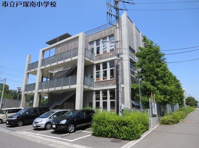 Primary school. 864m until Kawaguchi Municipal Totsuka Minami Elementary School