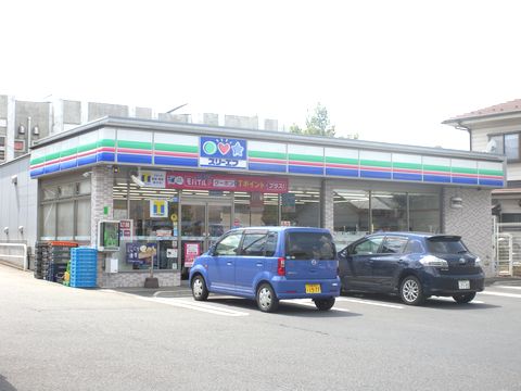 Convenience store. Three F Kawaguchi Kitaharadai store up (convenience store) 534m