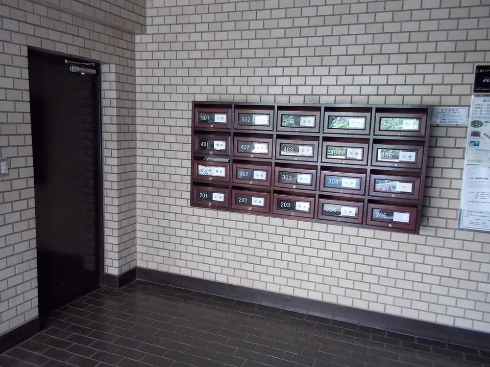 Entrance. Common areas